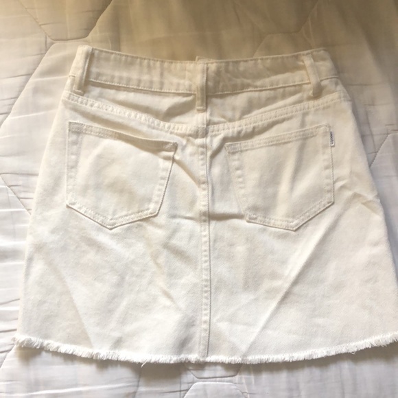 White denim skirt size 6 - Picture 2 of 3
